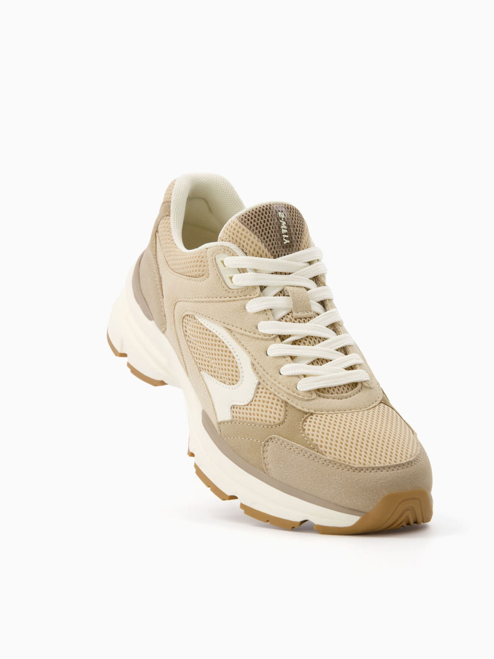 Contrast trainers with mesh