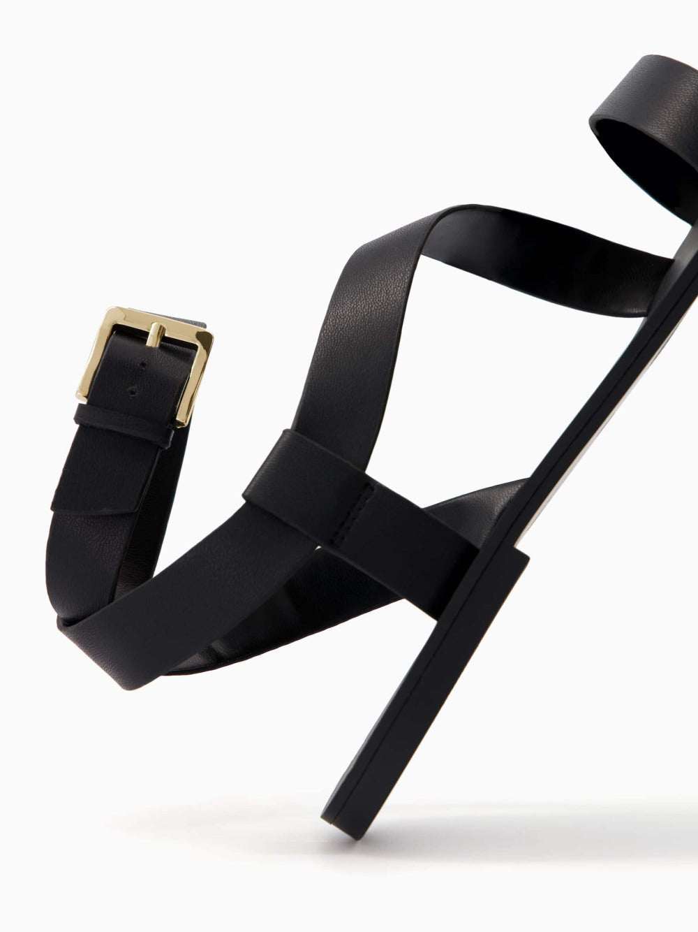 Flate sandaler med ankelstropp