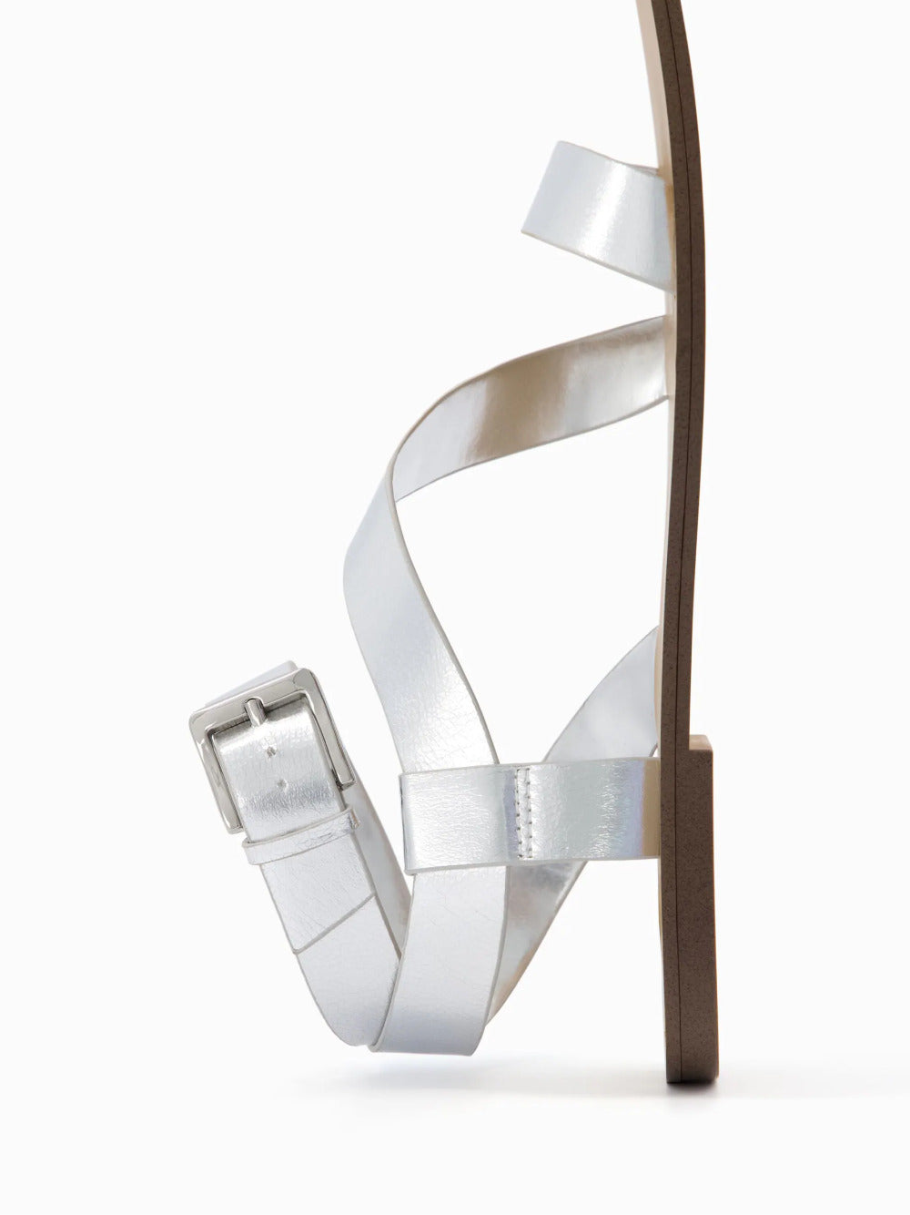 Flate sandaler med ankelstropp